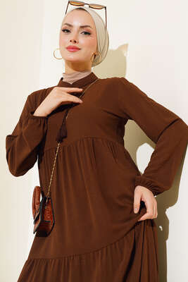 Yakası Bağcıklı Kat Kat Elbise Kahve 