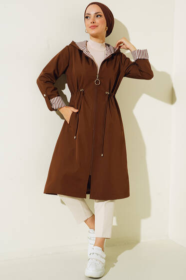 Bileği Çizgili Kapüşonlu Kahve Trençkot - Trençkot