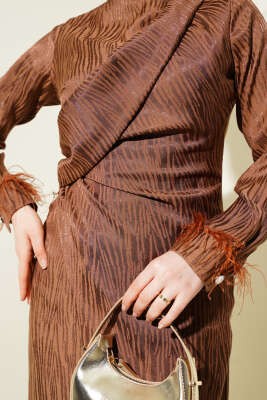 Bileği Tül Detaylı Jakar Elbise Taba - Tesettür Elbise