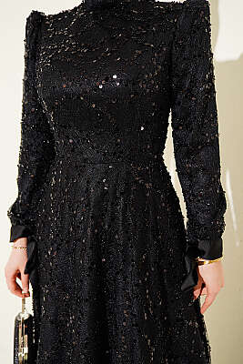 Bilek Bağcıklı Pullu Taşlı Abiye Elbise Siyah - Elbise