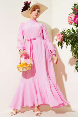 Bilek Bağlamalı Kuşaklı Gofre Elbise Pembe - Tesettür Elbise