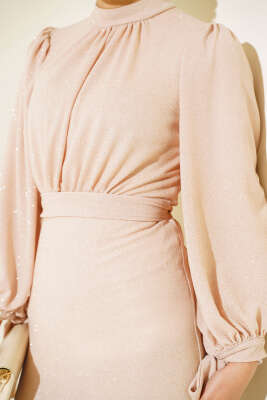 Bilek Bağlamalı Simli Elbise Bej - Tesettür Elbise