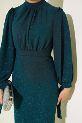 Bilek Bağlamalı Simli Elbise Zümrüt - Tesettür Elbise