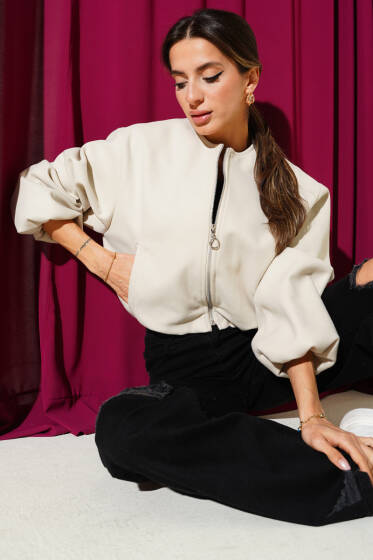 Bilek Lastik Detaylı Kısa Kaşe Ceket Bej - Kadın Giyim Modelleri