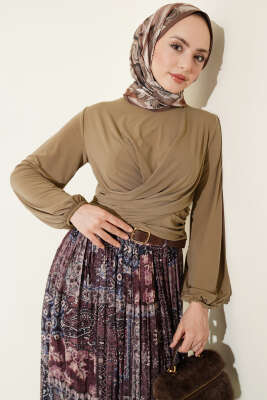 Bilek Lastikli Çapraz Büzgülü Bluz Vizon 