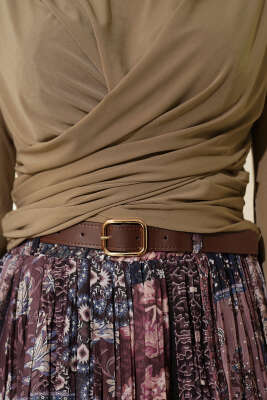 Bilek Lastikli Çapraz Büzgülü Bluz Vizon - Bluz