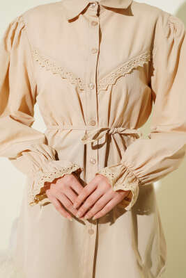 Bilek Lastikli Güpür Detaylı Gömlek Bej - Yılın Fırsatı