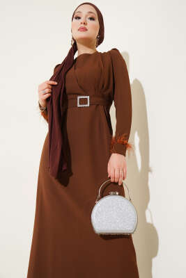 Bilek Tüylü Kemerli Elbise Kahve - Tesettür Elbise
