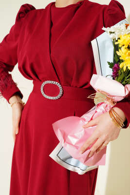 Bilek Tüylü Kuşaklı Abiye Elbise Bordo - Elbise