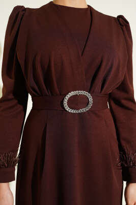 Bilek Tüylü Kuşaklı Abiye Elbise Kahve - Elbise