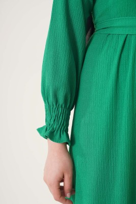 Bilekleri Gipeli Beli Kuşaklı Yeşil Elbise - Thumbnail