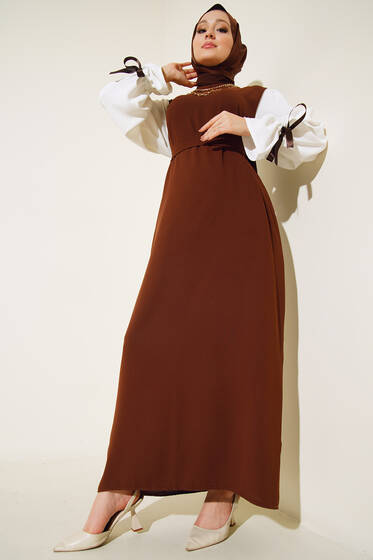 Bilekleri Kurdele Bağlı Elbise Kahve - Tesettür Elbise