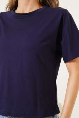 Bisiklet Yaka Basic T-shirt Lacivert - Kadın Giyim Modelleri