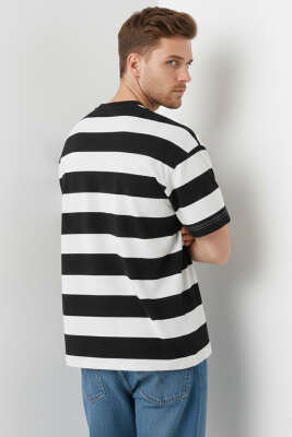 Bisiklet Yaka Blok Renkli T-shirt Siyah - Erkek T-shirt