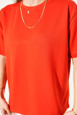 Bisiklet Yaka Loyşa T-shirt Kırmızı - Kadın Giyim Modelleri