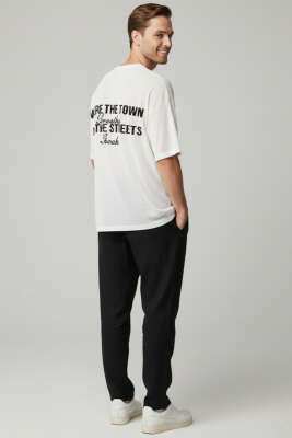 Bisiklet Yaka Nakışlı Örme T-shirt Kemik - Erkek T-shirt