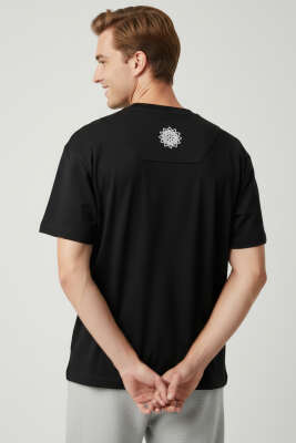 Bisiklet Yaka Nakışlı Oversize T-shirt Siyah - Erkek Bisiklet Yaka Tişört