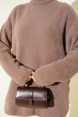 Bisiklet Yaka Sakal Detaylı Kazak Vizon - Triko Kazak