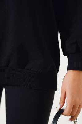 Bisiklet Yaka Salaş Sweatshirt Siyah - Yeni Giyim