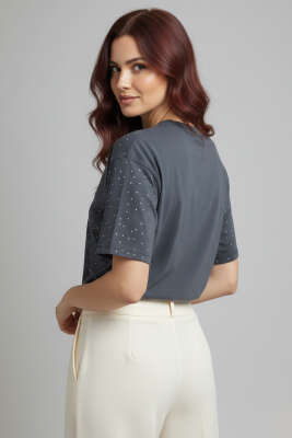 Bisiklet Yaka Taşlı T-shirt Füme - Kadın Giyim Modelleri