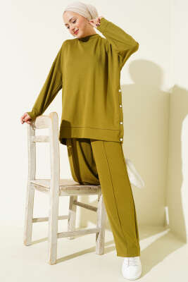 Bisiklet Yaka Yanları Metal Düğmeli İkili Takım Yağ Yeşili - YAZGI TEKSTİL