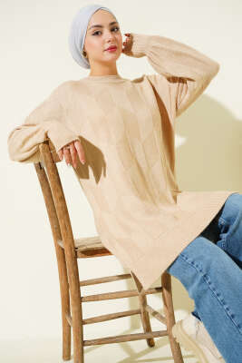 Bisiklet Yaka Yumoş Yan Yırtmaçlı Triko Tunik Latte - Tunik