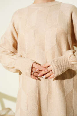 Bisiklet Yaka Yumoş Yan Yırtmaçlı Triko Tunik Latte - Tunik