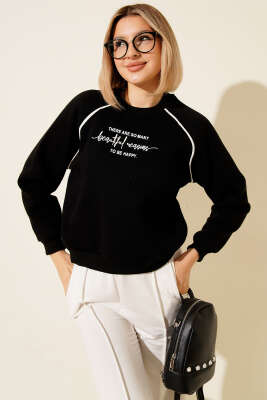 Biye Detaylı Baskılı Üç İplik Sweatshirt Siyah - Bluz