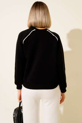 Biye Detaylı Baskılı Üç İplik Sweatshirt Siyah - Bluz
