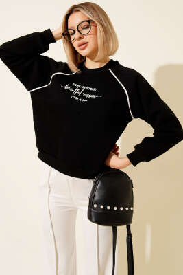 Biye Detaylı Baskılı Üç İplik Sweatshirt Siyah - ADYES