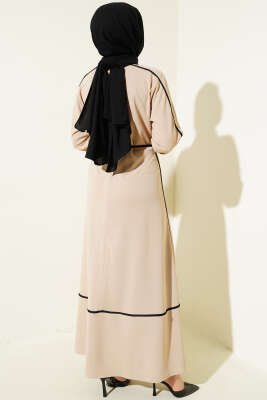 Biye Detaylı Çiçek Aksesuarlı Elbise Bej - Tesettür Elbise