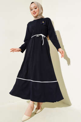 Biye Detaylı Çiçek Aksesuarlı Elbise Lacivert 