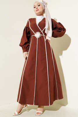 Biye Detaylı Gül Kuşaklı Poplin Elbise Kahve 