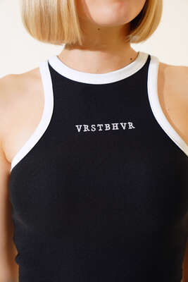 Biyeli Önü Nakışlı Crop Siyah - Kadın Giyim Modelleri