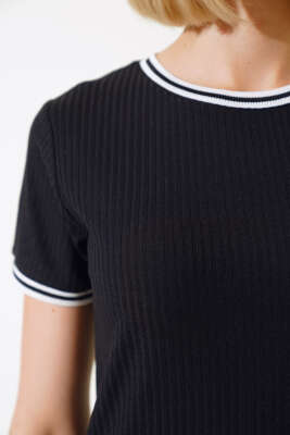 Biyeli Şeritli T-shirt Siyah - Kadın Giyim Modelleri