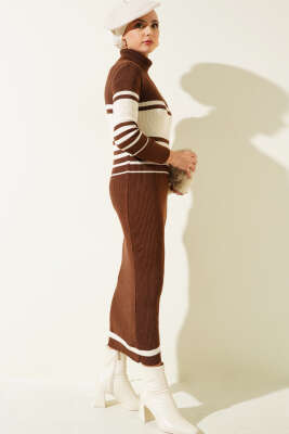 Boğazlı Fitilli Çizgili Triko Elbise Kahve - Tesettür Elbise