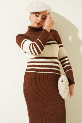 Boğazlı Fitilli Çizgili Triko Elbise Kahve - Tesettür Elbise