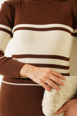 Boğazlı Fitilli Çizgili Triko Elbise Kahve - Tesettür Elbise