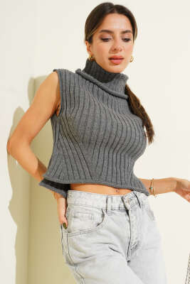 Boğazlı Triko Süveter Füme 