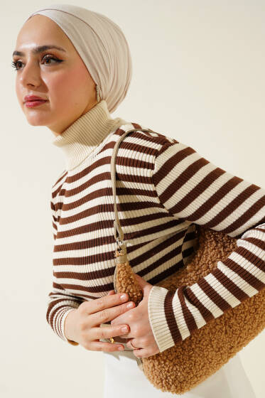 Boğazlı Yatay Çizgili Triko Kazak Bej - Triko Kazak