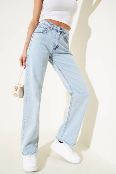 Boru Paça Yıpratmalı Kot Pantolon Buz Mavisi - Kadın Giyim Modelleri