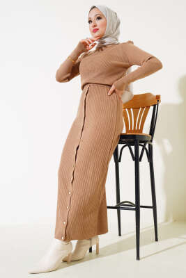 Boydan Düğmeli Etekli Triko Takım Büsküvi 