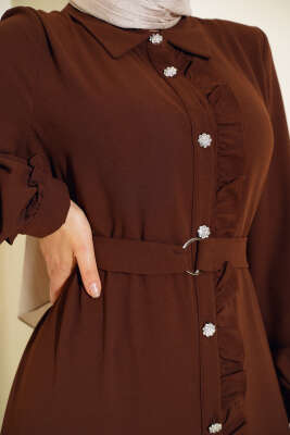 Boydan Düğmeli Fırfırlı Elbise Kahve - Tesettür Elbise