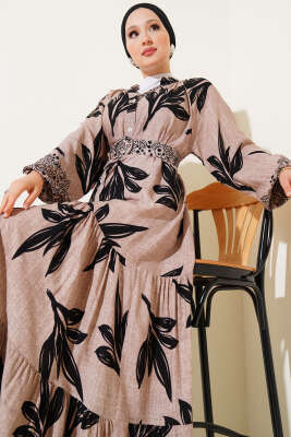 Boydan Düğmeli Kemerli Yaprak Desenli Elbise Bej - Tesettür Elbise