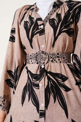 Boydan Düğmeli Kemerli Yaprak Desenli Elbise Bej - Tesettür Elbise