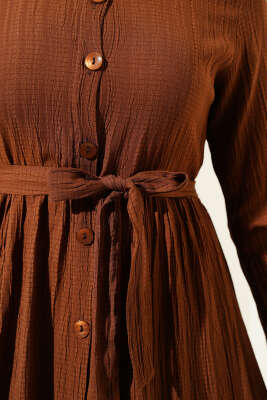 Boydan Düğmeli Kuşaklı Basic Elbise Kahve - Tesettür Elbise