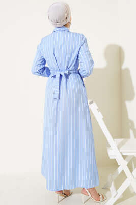 Boydan Düğmeli Kuşaklı Çizgili Elbise Buz Mavisi - Tesettür Elbise
