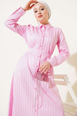 Boydan Düğmeli Kuşaklı Çizgili Elbise Pembe - Tesettür Elbise