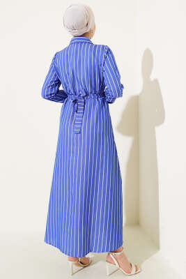 Boydan Düğmeli Kuşaklı Çizgili Elbise Saks - Tesettür Elbise
