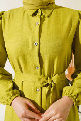 Boydan Düğmeli Kuşaklı Keten Elbise Yağ Yeşili - Thumbnail